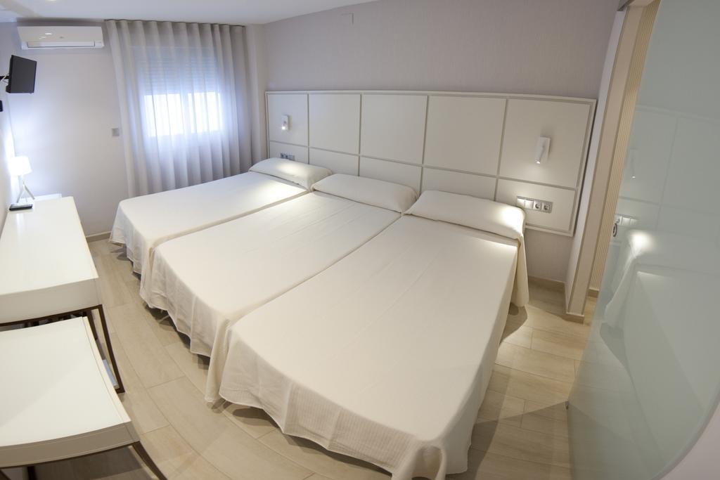 Hostal Loimar Торре-дель-Мар Экстерьер фото