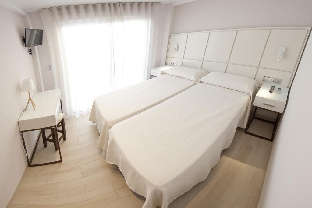 Hostal Loimar Торре-дель-Мар Экстерьер фото