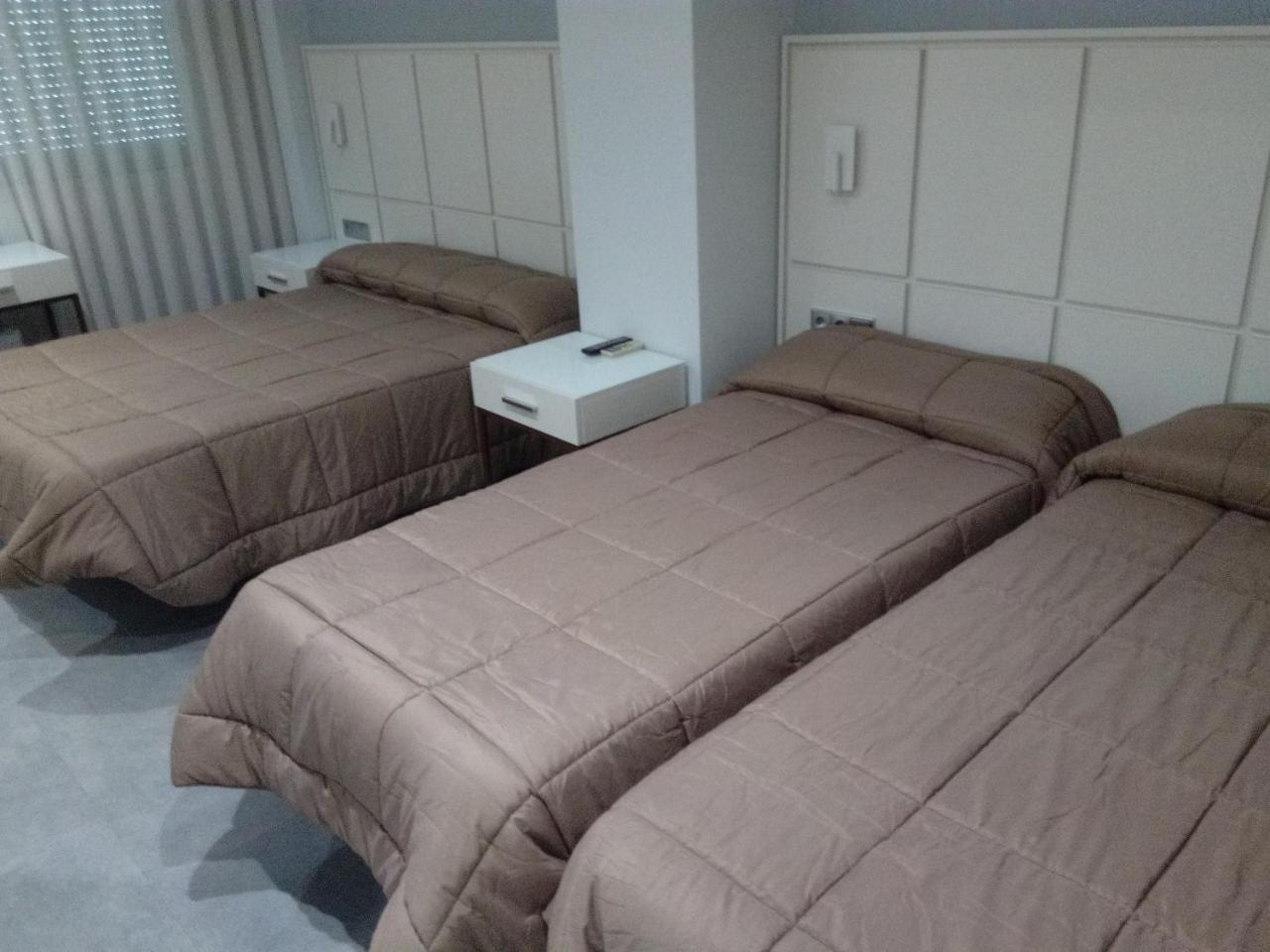 Hostal Loimar Торре-дель-Мар Экстерьер фото